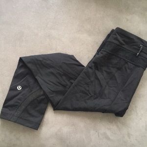 Lululemon crop yoga pants 💕